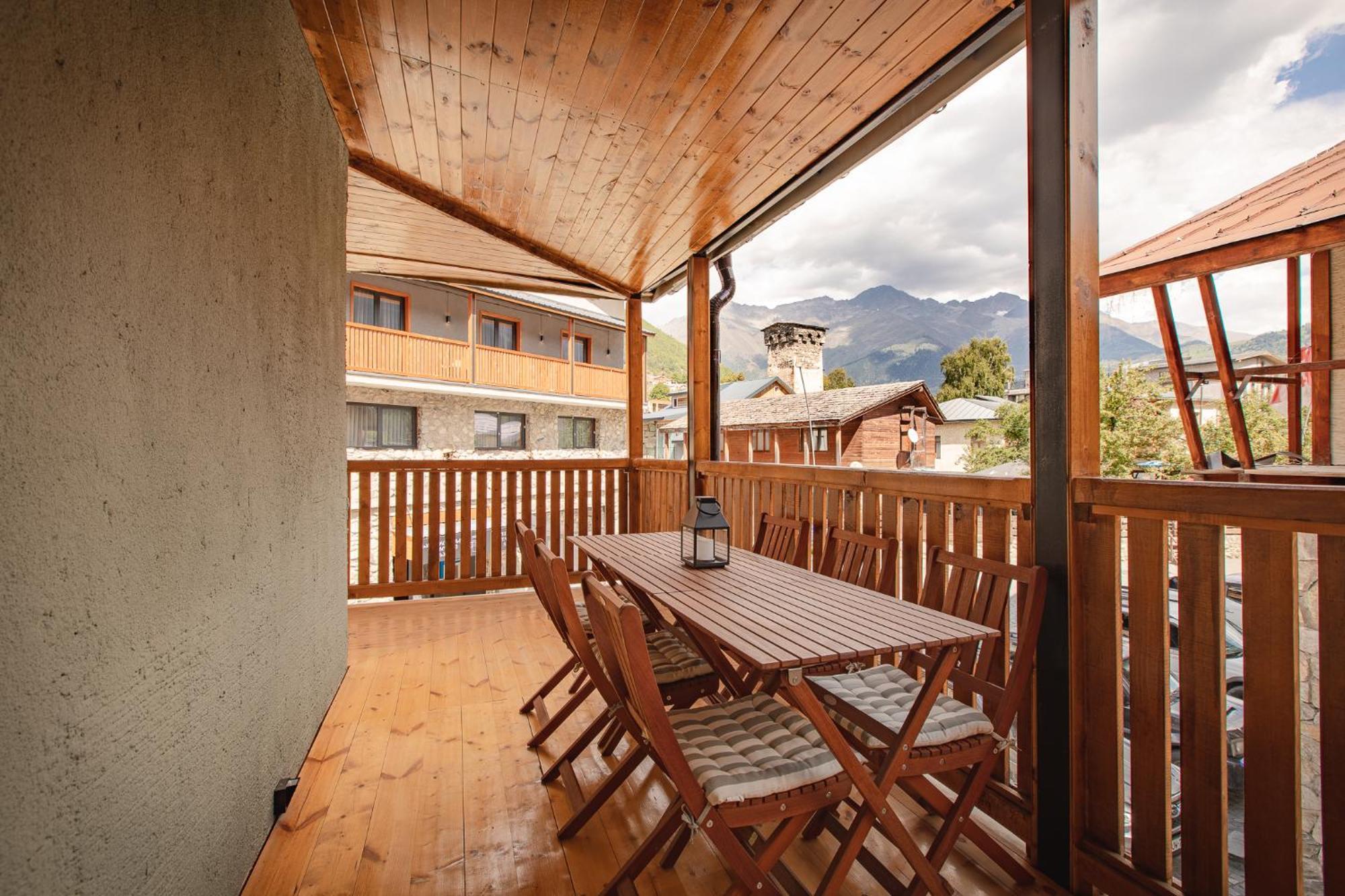 La Maison Mestia Exteriör bild
